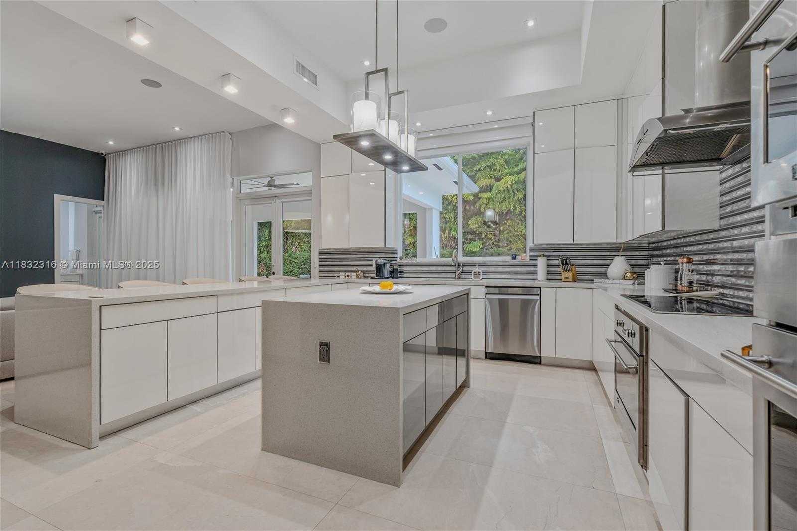 Small Image of 12401 SOUTH WEST 82ND AVE, Pinecrest Number 16