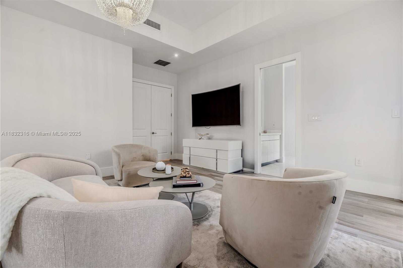 Small Image of 12401 SOUTH WEST 82ND AVE, Pinecrest Number 26
