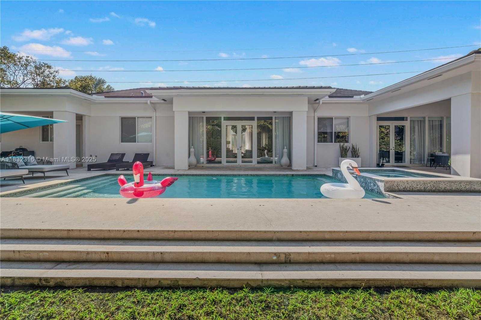Small Image of 12401 SOUTH WEST 82ND AVE, Pinecrest Number 42