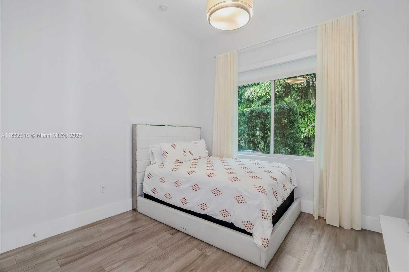 Small Image of 12401 SOUTH WEST 82ND AVE, Pinecrest Number 54