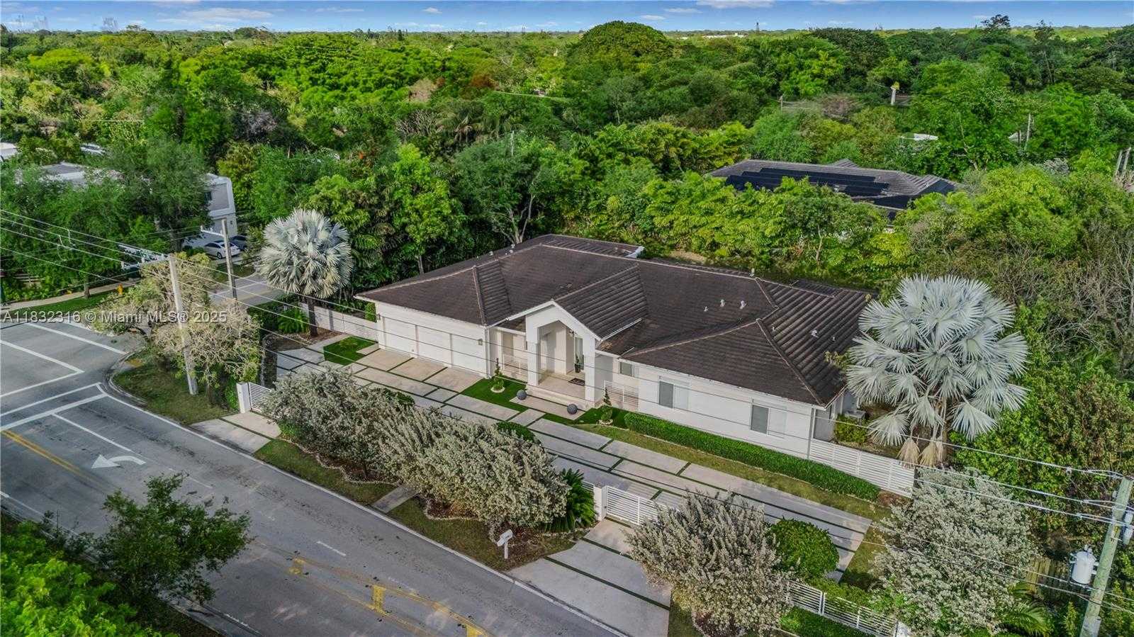 Small Image of 12401 SOUTH WEST 82ND AVE, Pinecrest Number 84