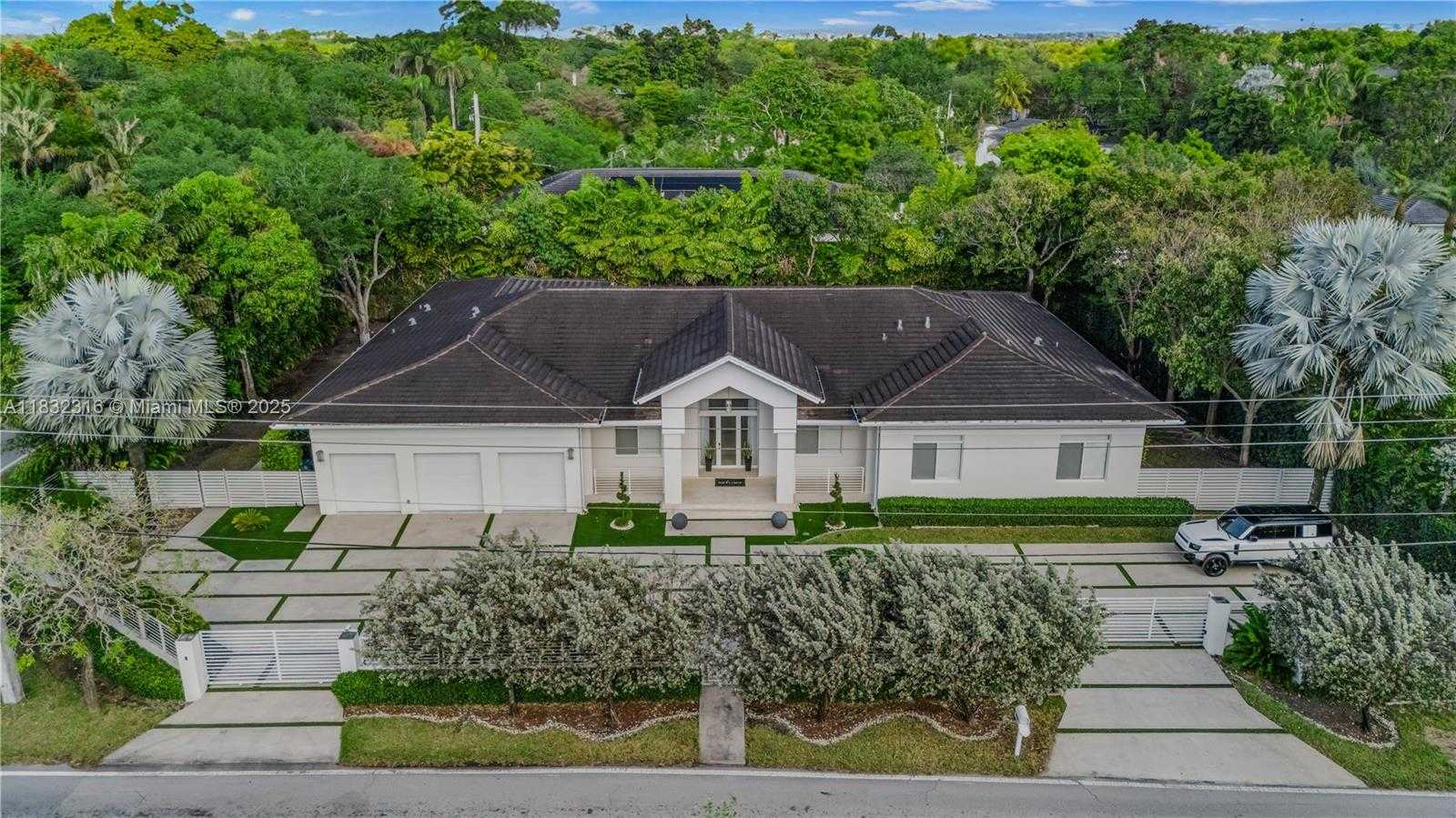 Small Image of 12401 SOUTH WEST 82ND AVE, Pinecrest Number 85