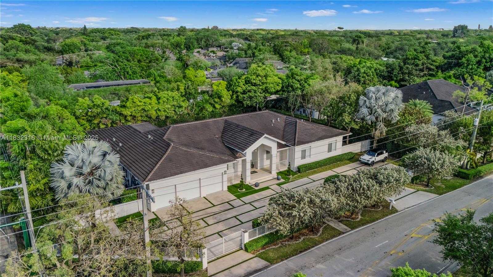 Small Image of 12401 SOUTH WEST 82ND AVE, Pinecrest Number 86