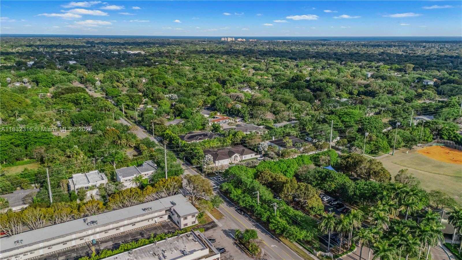 Small Image of 12401 SOUTH WEST 82ND AVE, Pinecrest Number 87