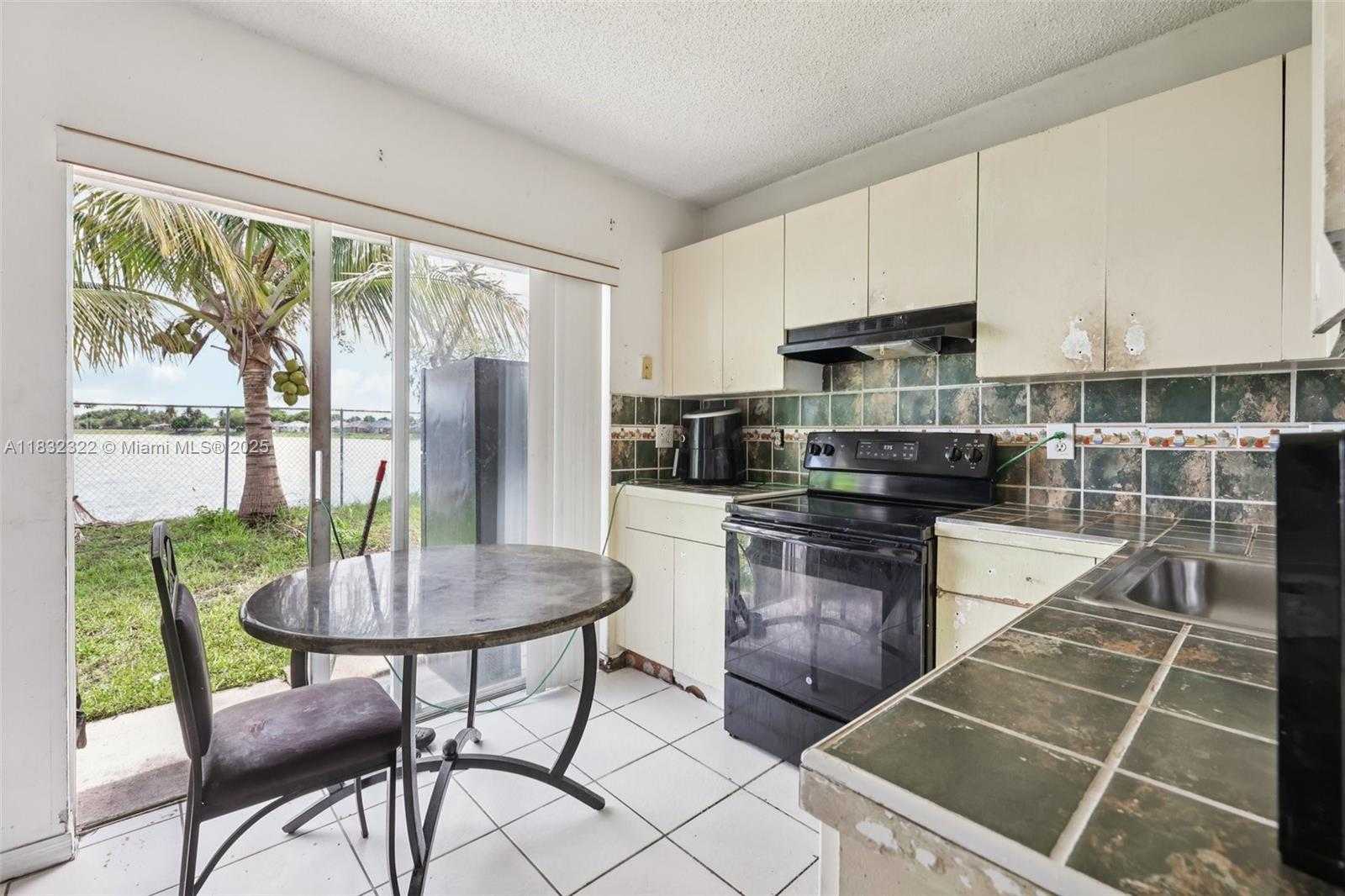 Small Image of 3120 NORTH WEST 203RD TER, Miami Gardens Number 7