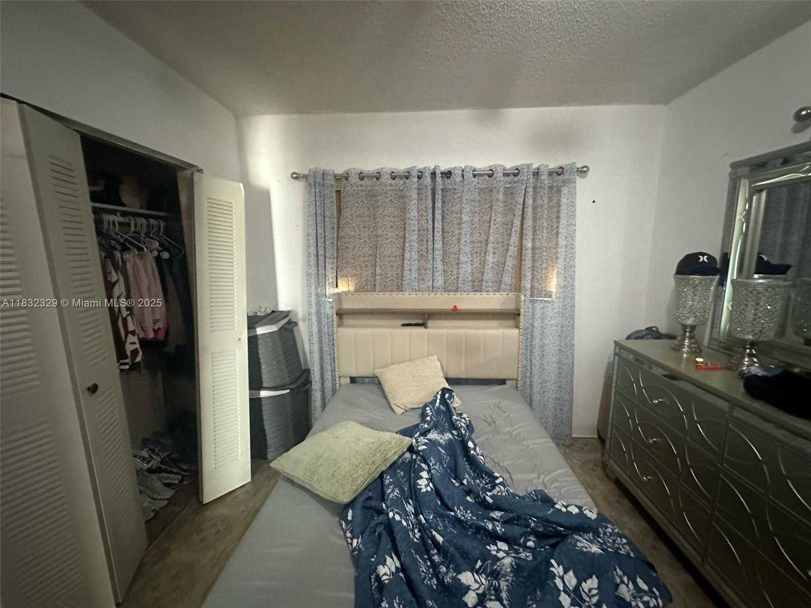 Small Image of 4465 EAST 8TH LN, Hialeah Number 10