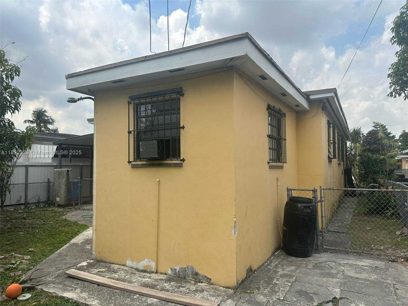 Small Image of 4465 EAST 8TH LN, Hialeah Number 9