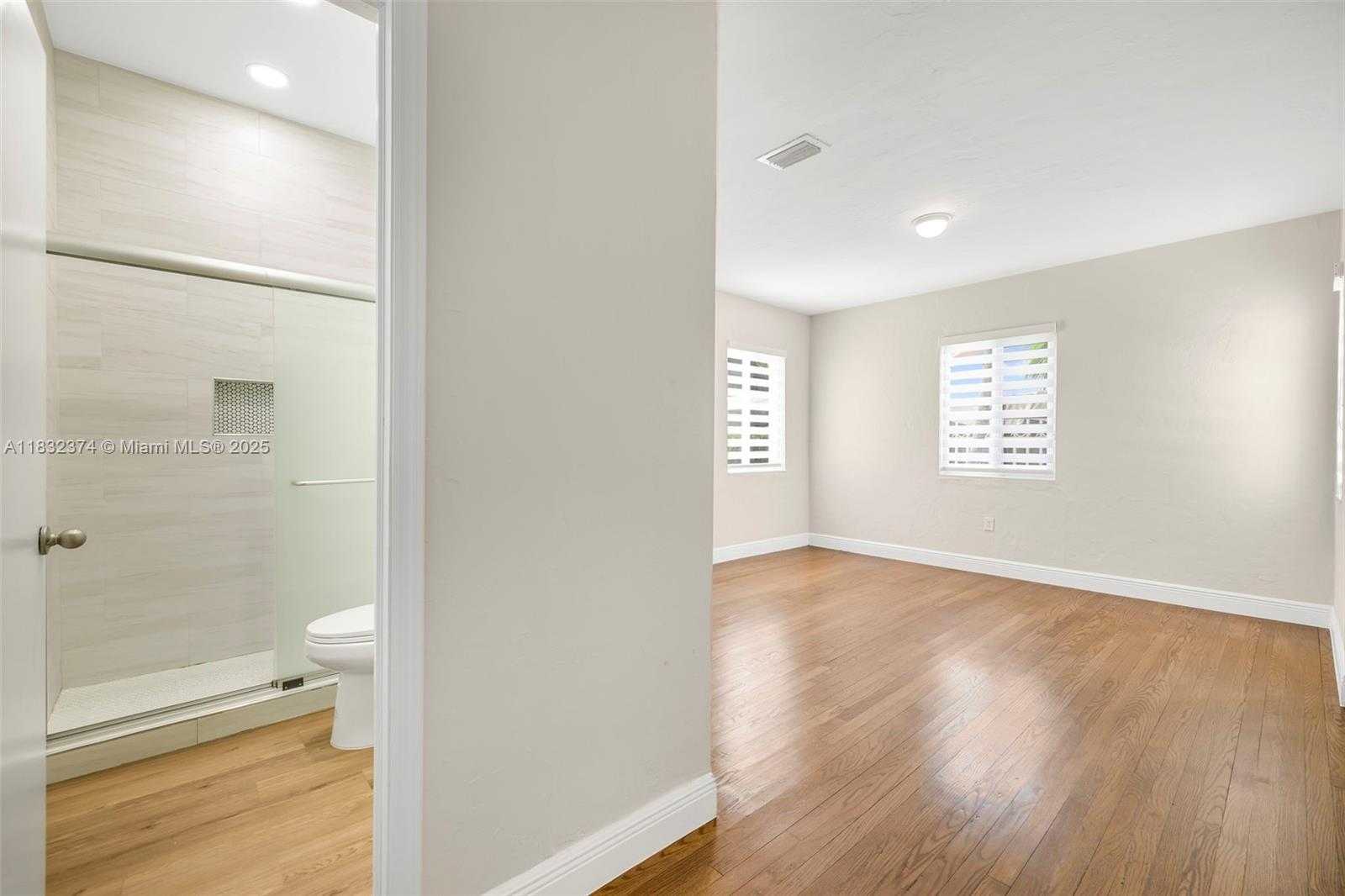 Small Image of 340 SOUTH WEST 25TH RD, Miami Number 20
