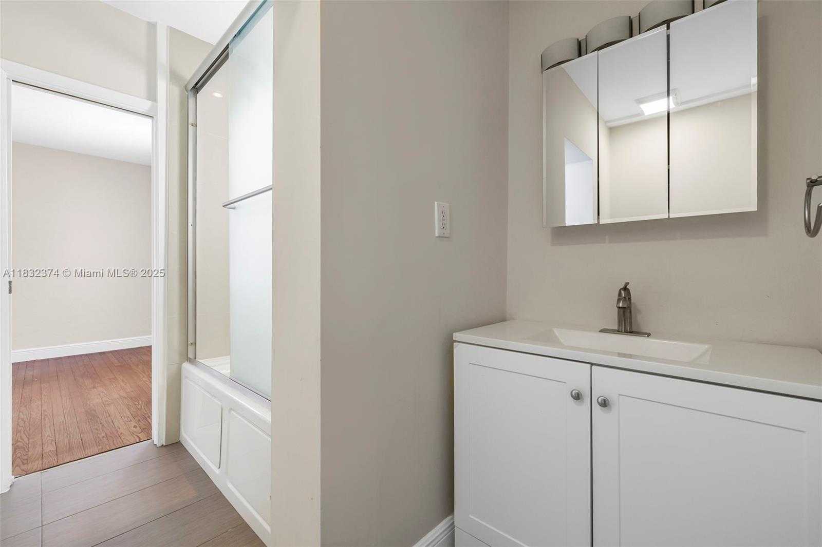 Small Image of 340 SOUTH WEST 25TH RD, Miami Number 24
