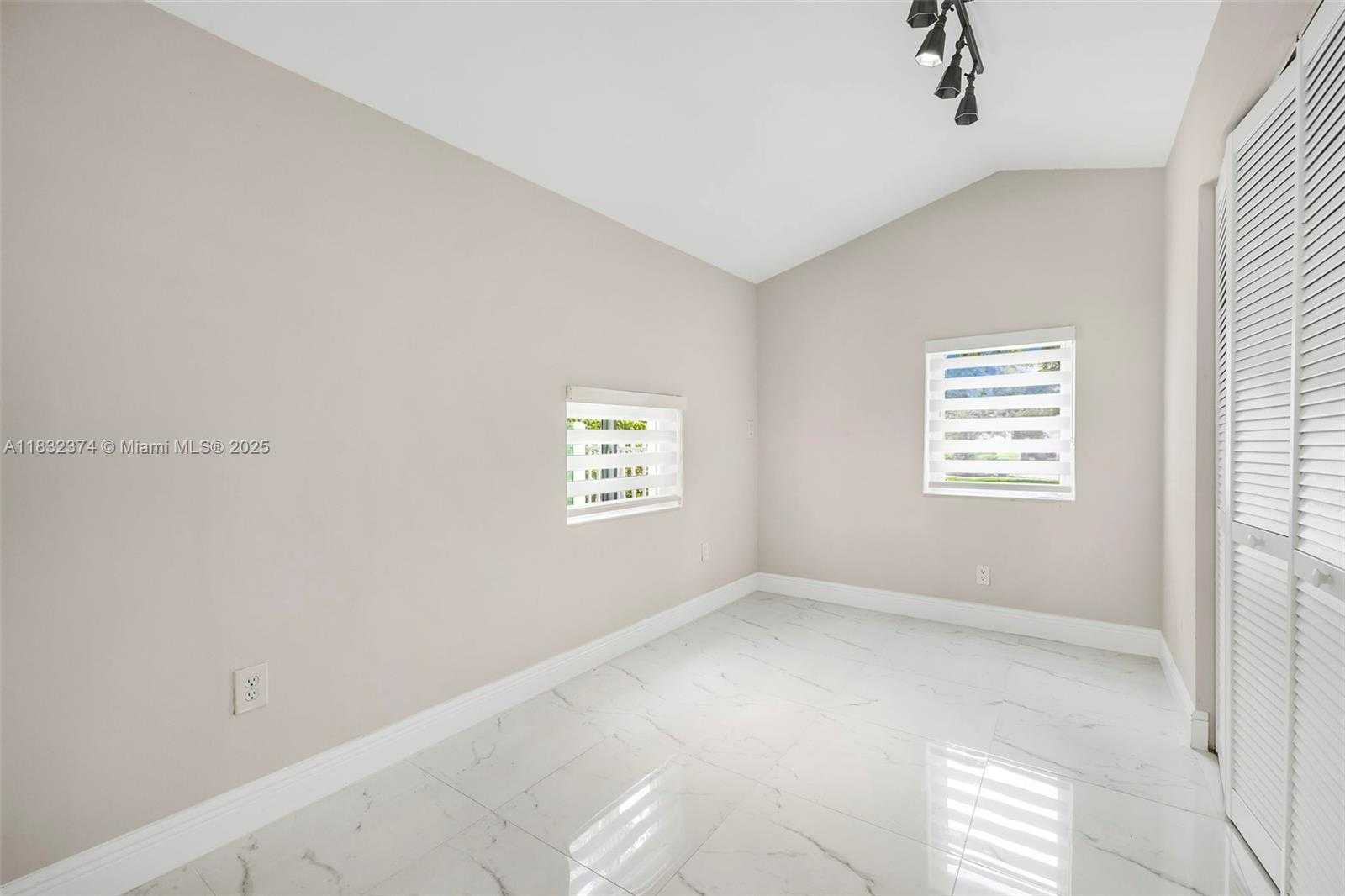 Small Image of 340 SOUTH WEST 25TH RD, Miami Number 27