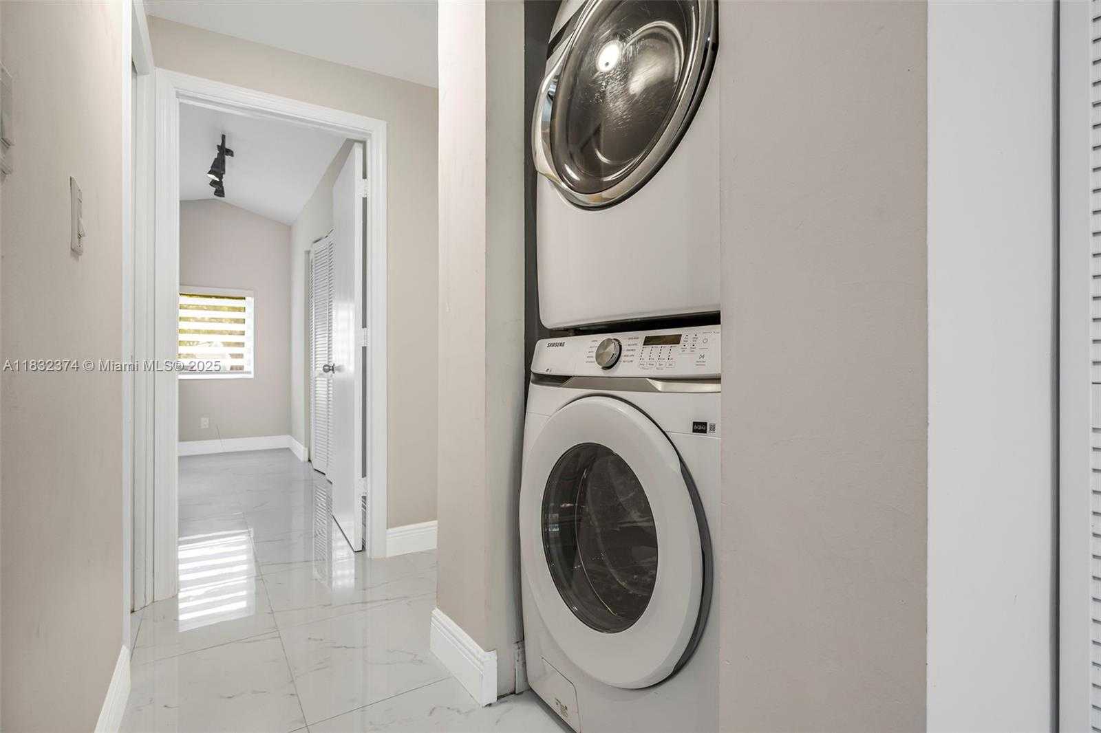 Small Image of 340 SOUTH WEST 25TH RD, Miami Number 29