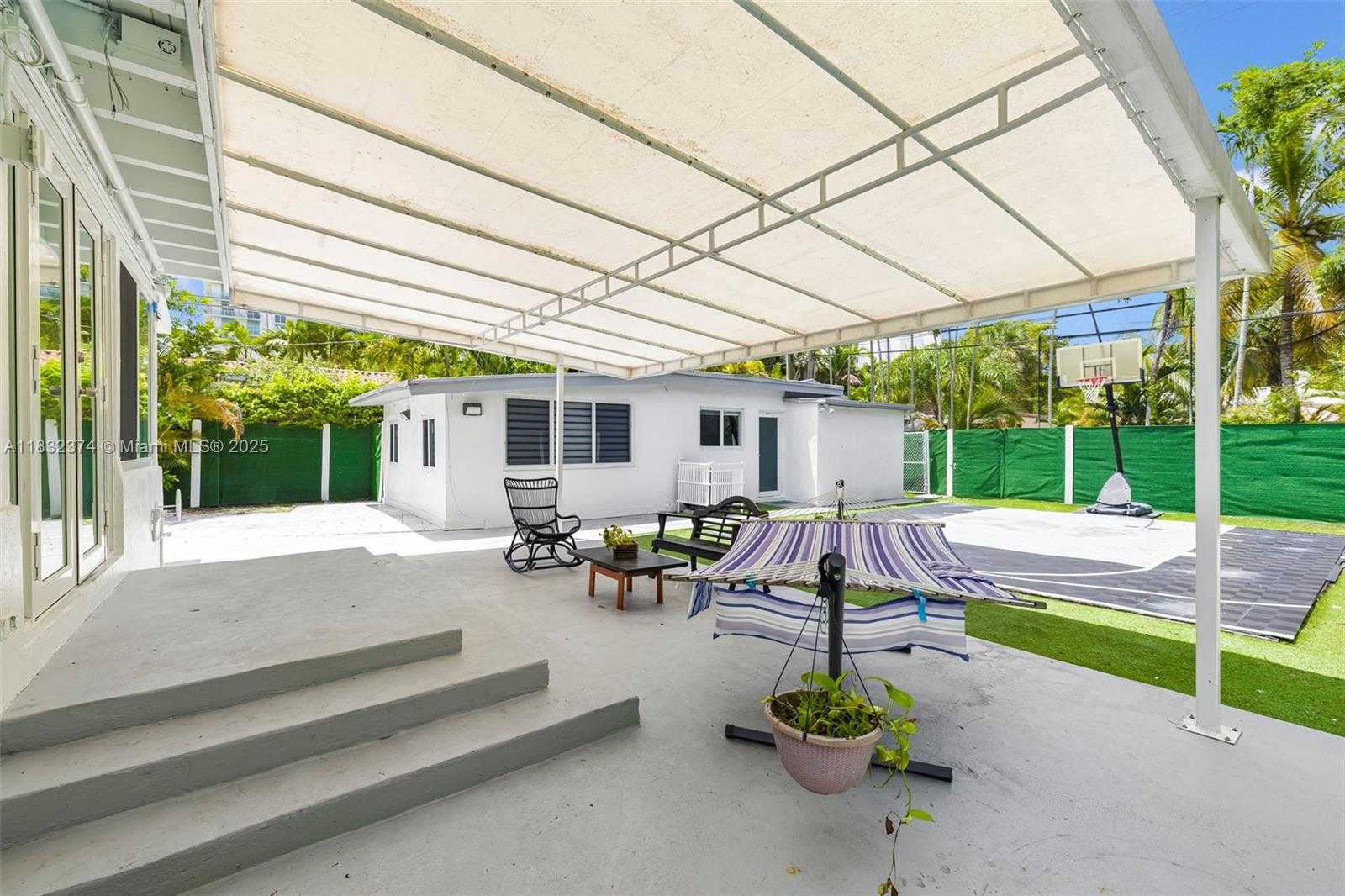 Small Image of 340 SOUTH WEST 25TH RD, Miami Number 30