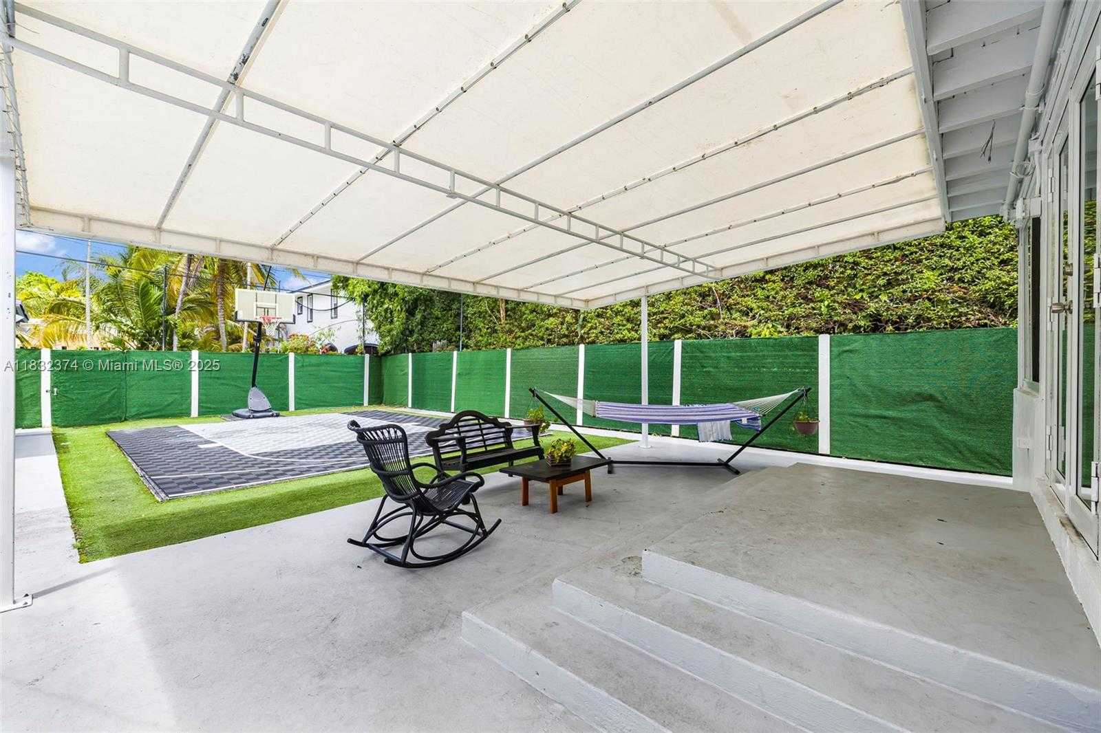 Small Image of 340 SOUTH WEST 25TH RD, Miami Number 31