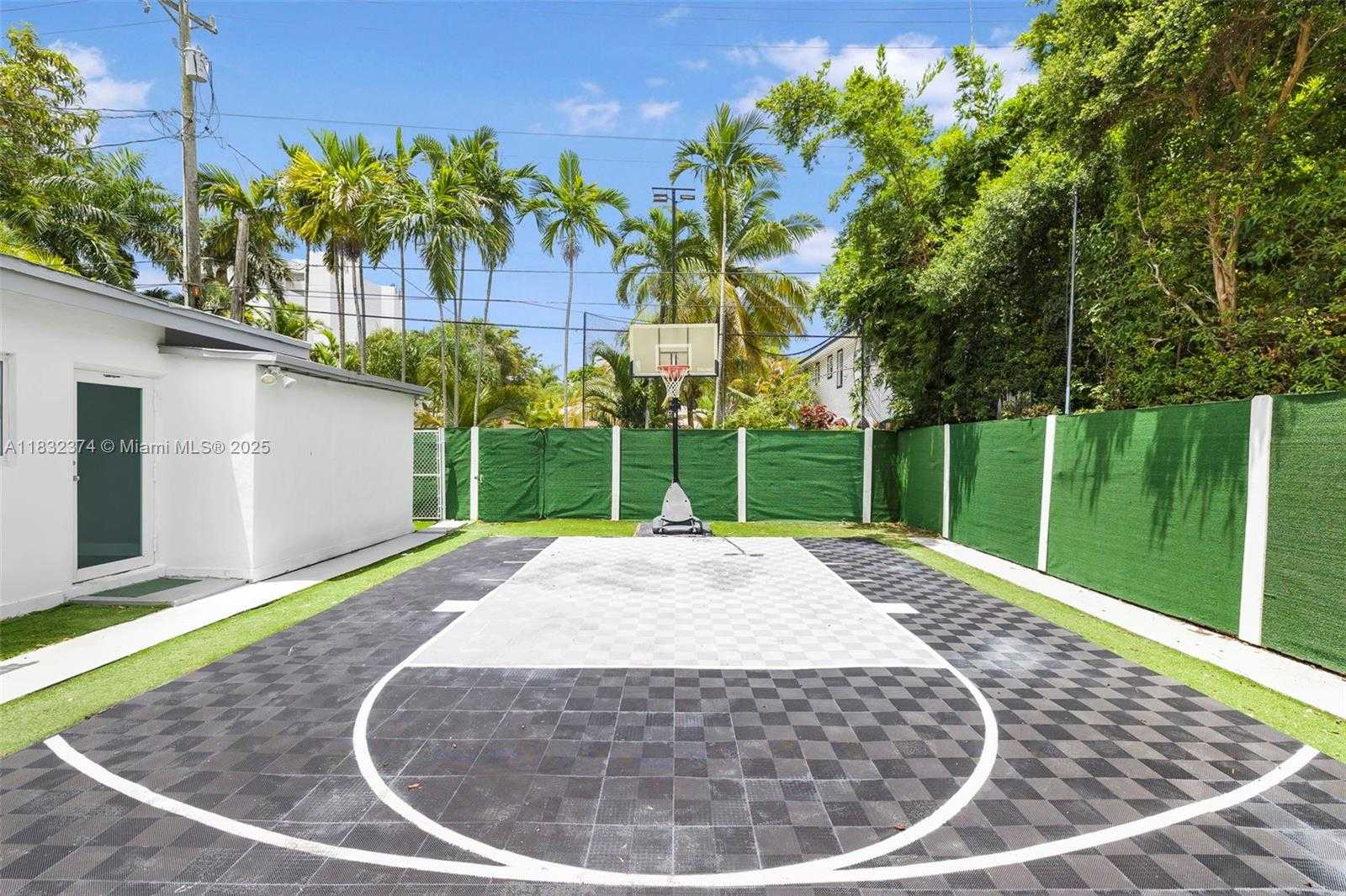Small Image of 340 SOUTH WEST 25TH RD, Miami Number 33