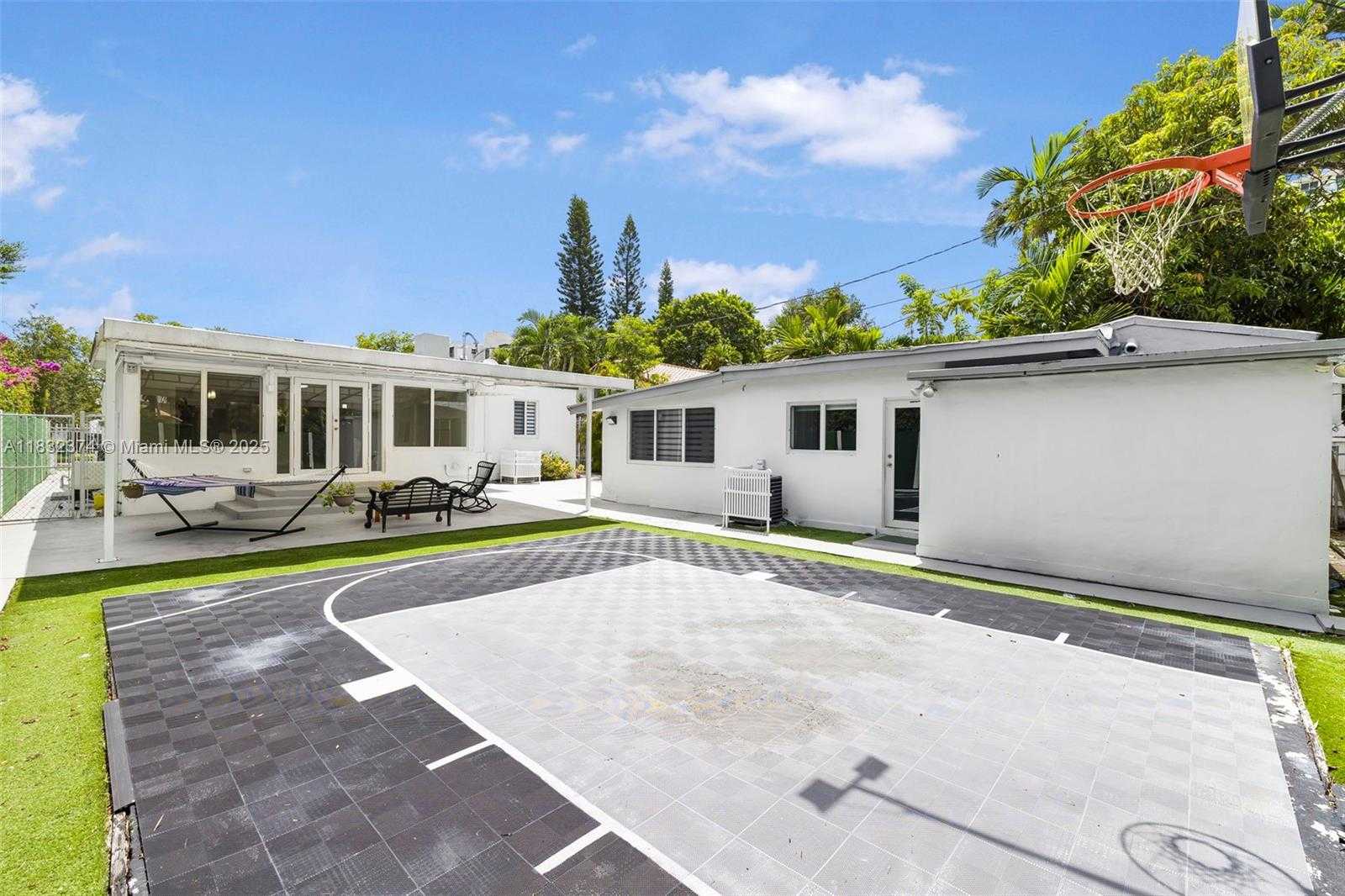 Small Image of 340 SOUTH WEST 25TH RD, Miami Number 34