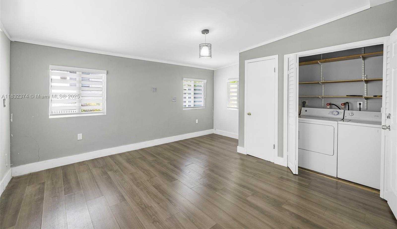 Small Image of 340 SOUTH WEST 25TH RD, Miami Number 37
