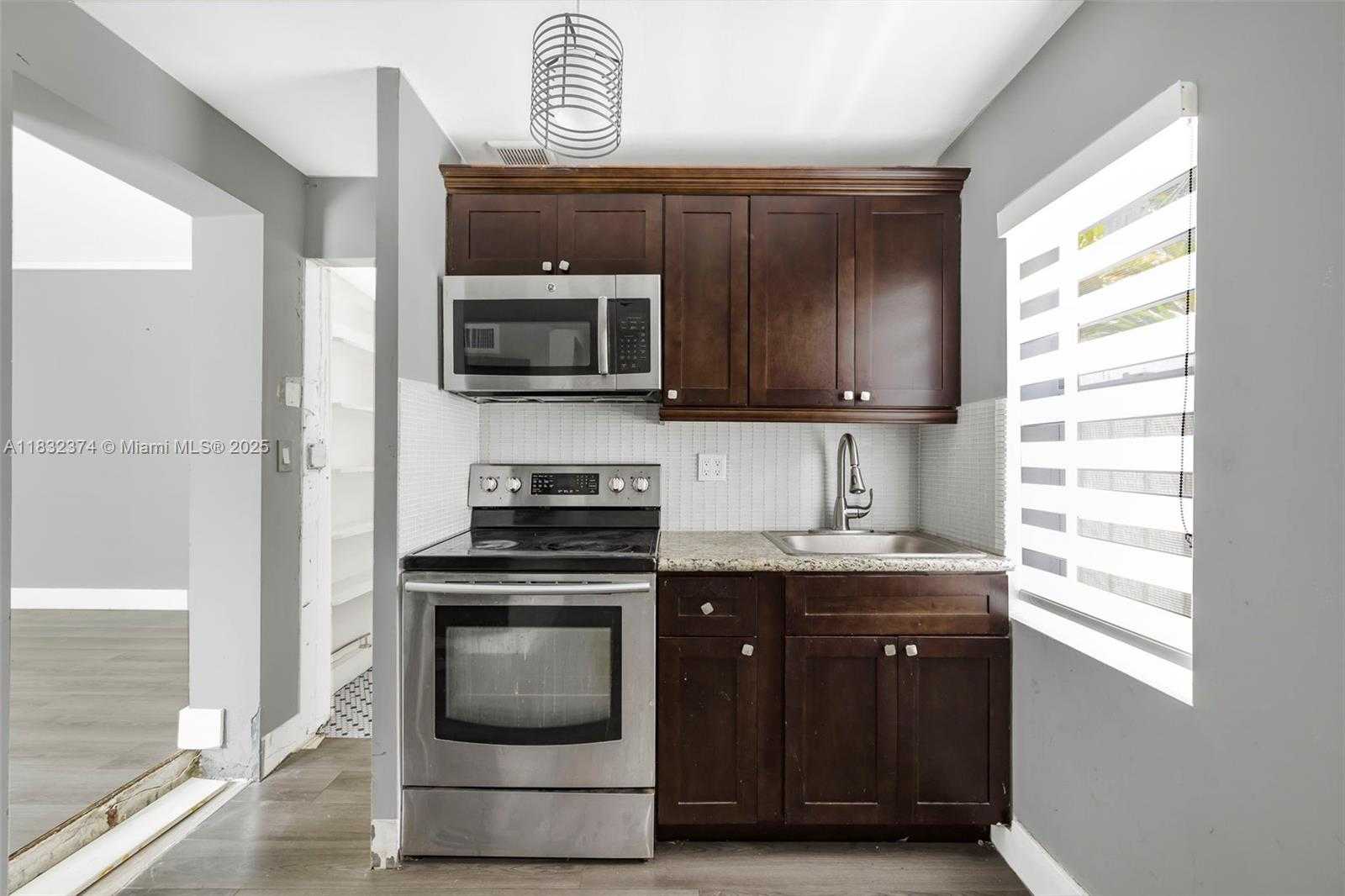 Small Image of 340 SOUTH WEST 25TH RD, Miami Number 38