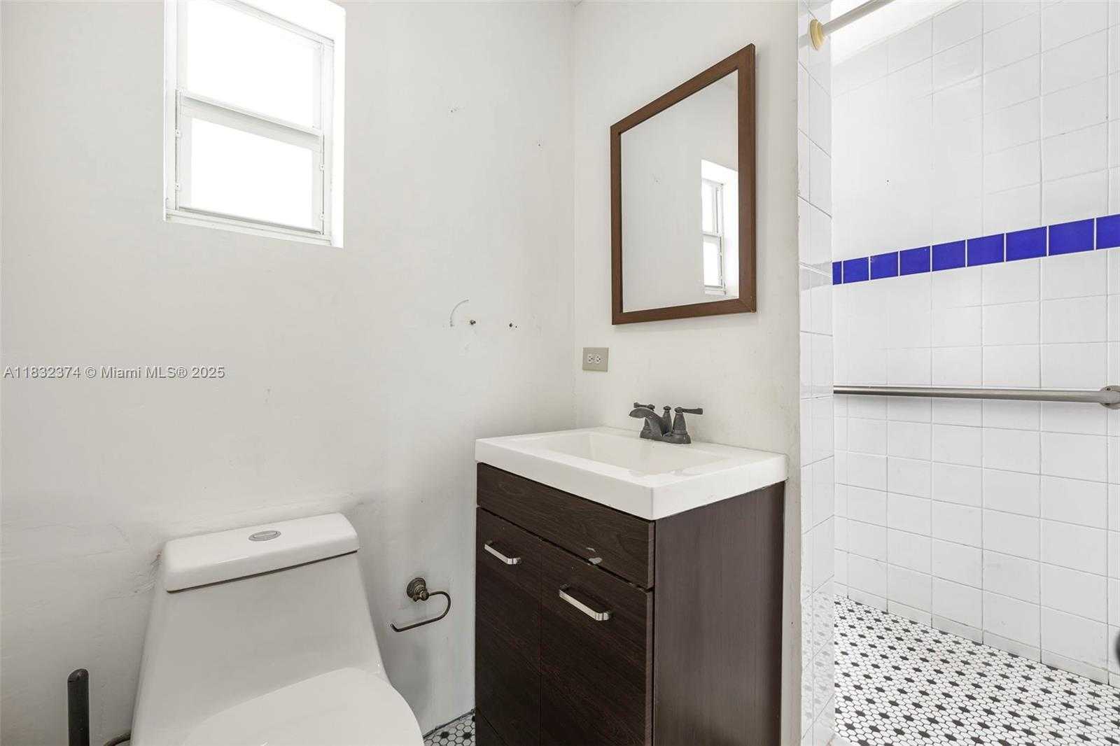 Small Image of 340 SOUTH WEST 25TH RD, Miami Number 39