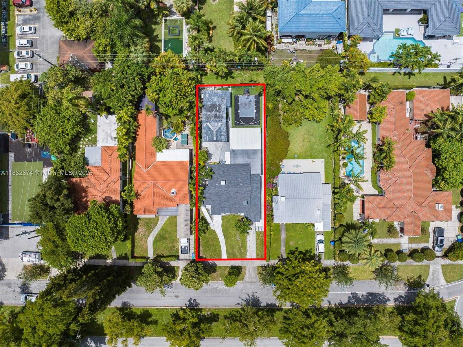 Small Image of 340 SOUTH WEST 25TH RD, Miami Number 4