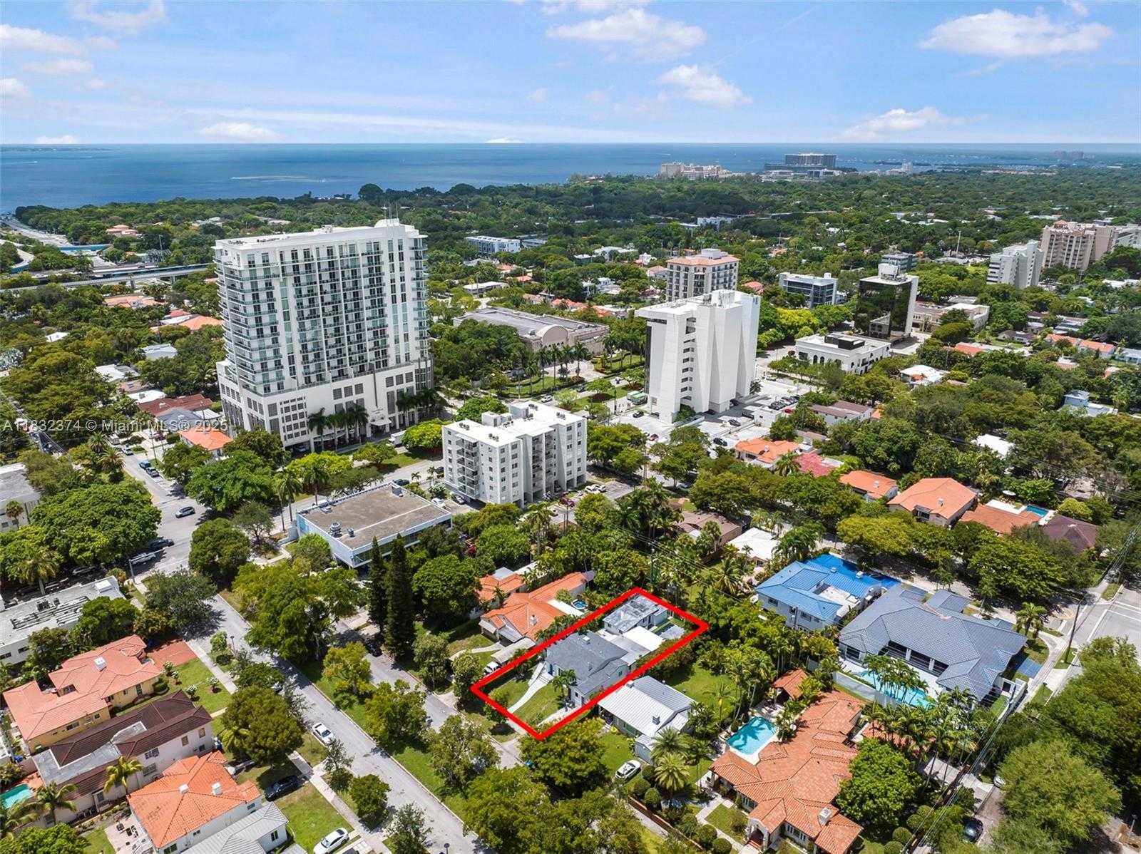 Small Image of 340 SOUTH WEST 25TH RD, Miami Number 42