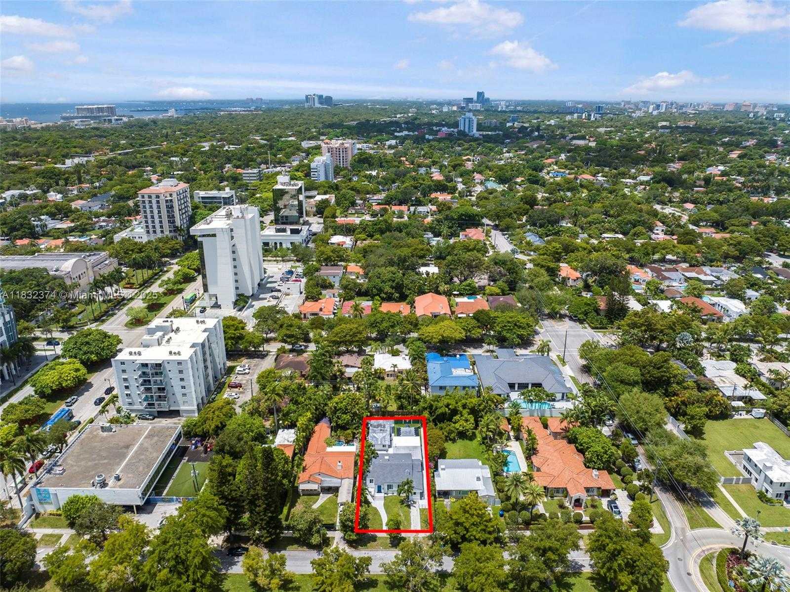 Small Image of 340 SOUTH WEST 25TH RD, Miami Number 43