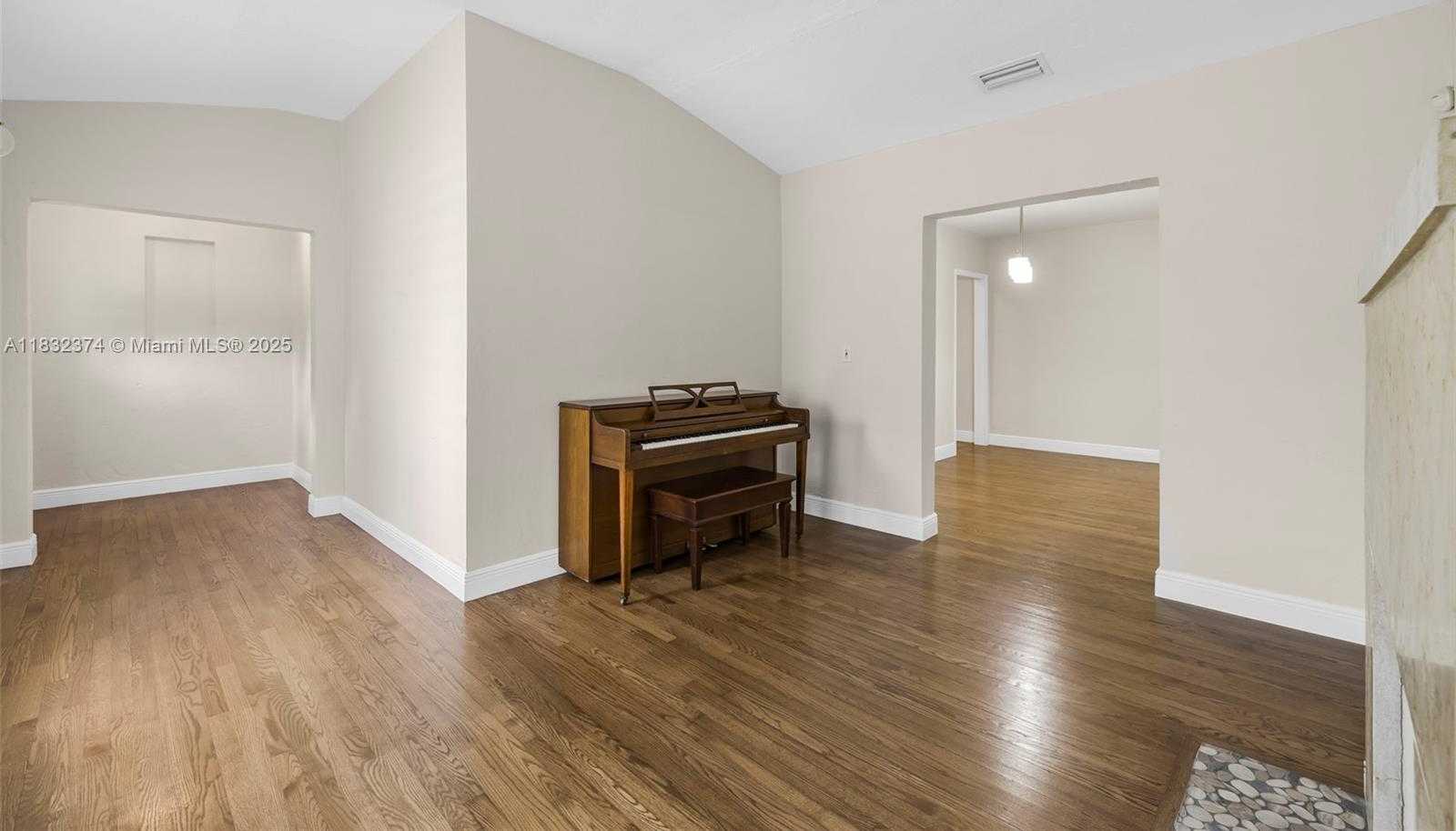 Small Image of 340 SOUTH WEST 25TH RD, Miami Number 8