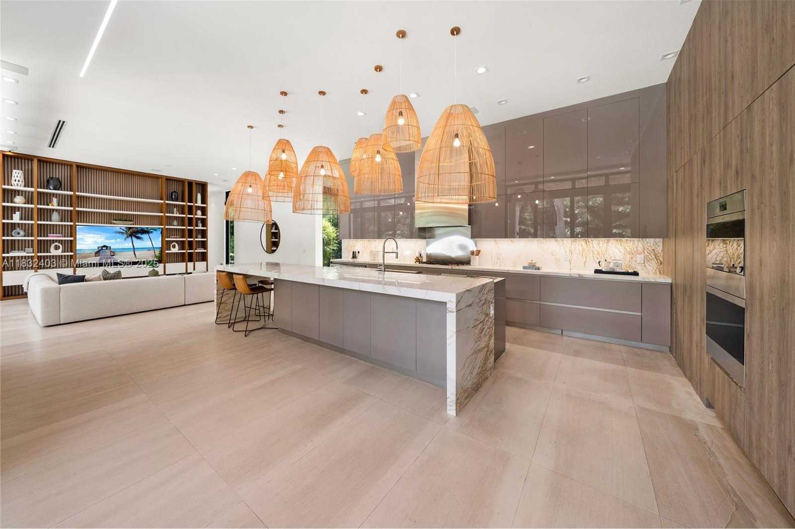 Small Image of 7610 SOUTH WEST 48TH CT, Miami Number 3