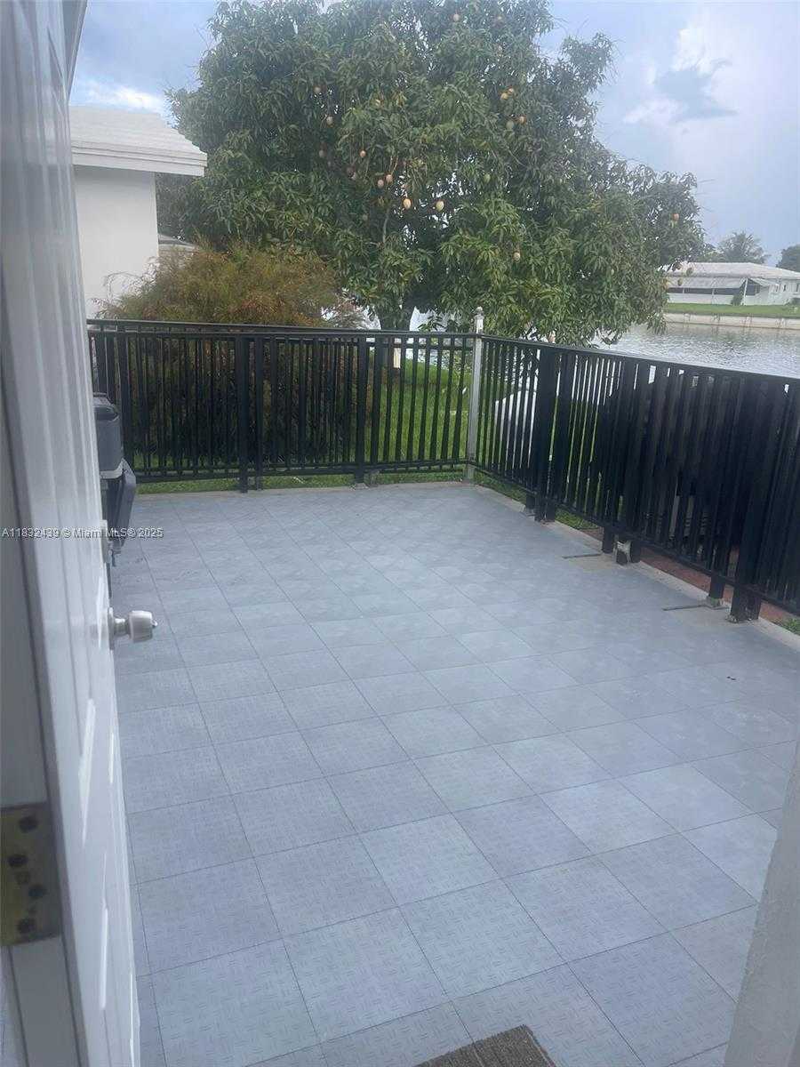 Small Image of 8312 NORTH WEST 59TH ST, Tamarac Number 10