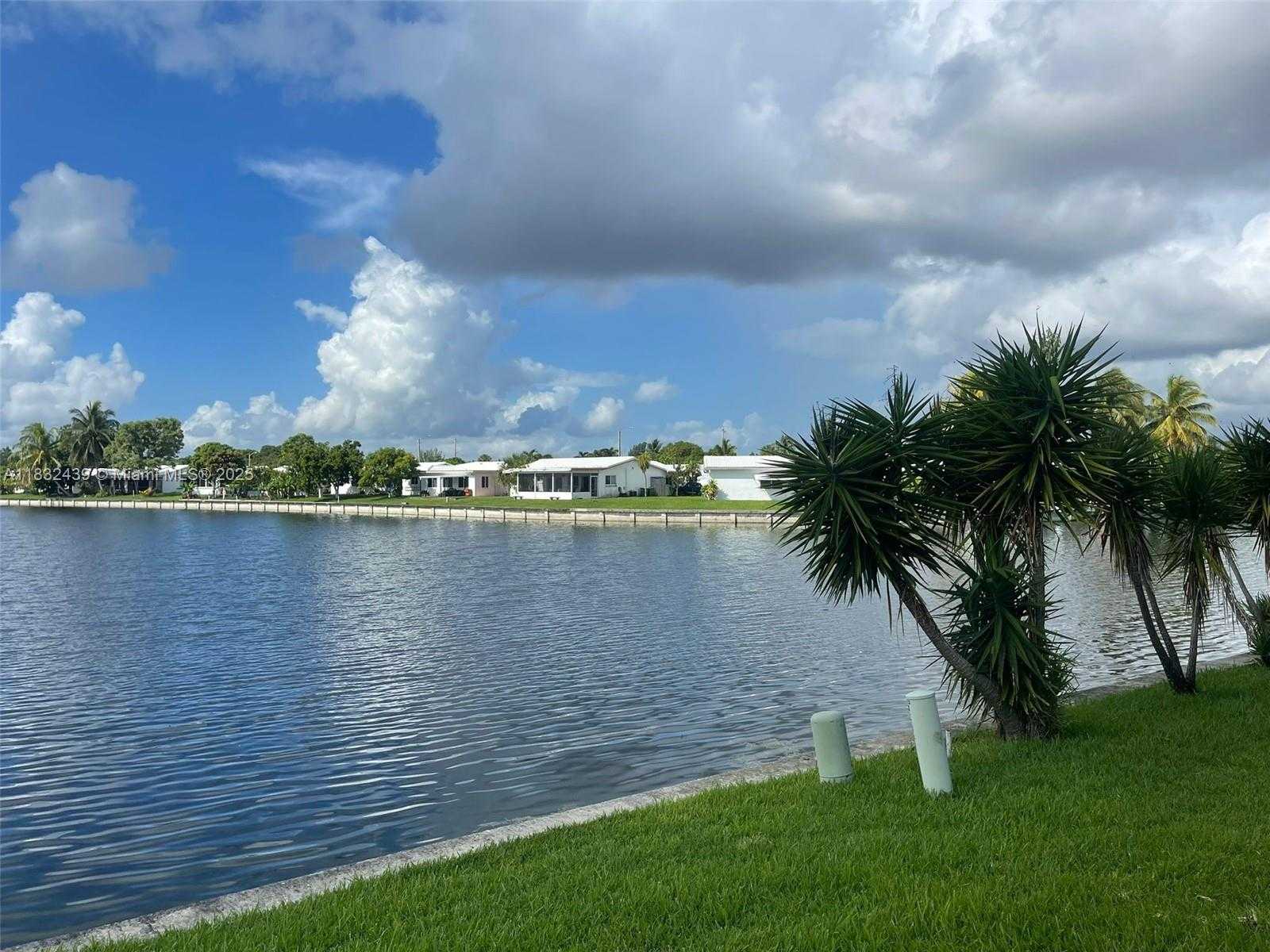 Small Image of 8312 NORTH WEST 59TH ST, Tamarac Number 11