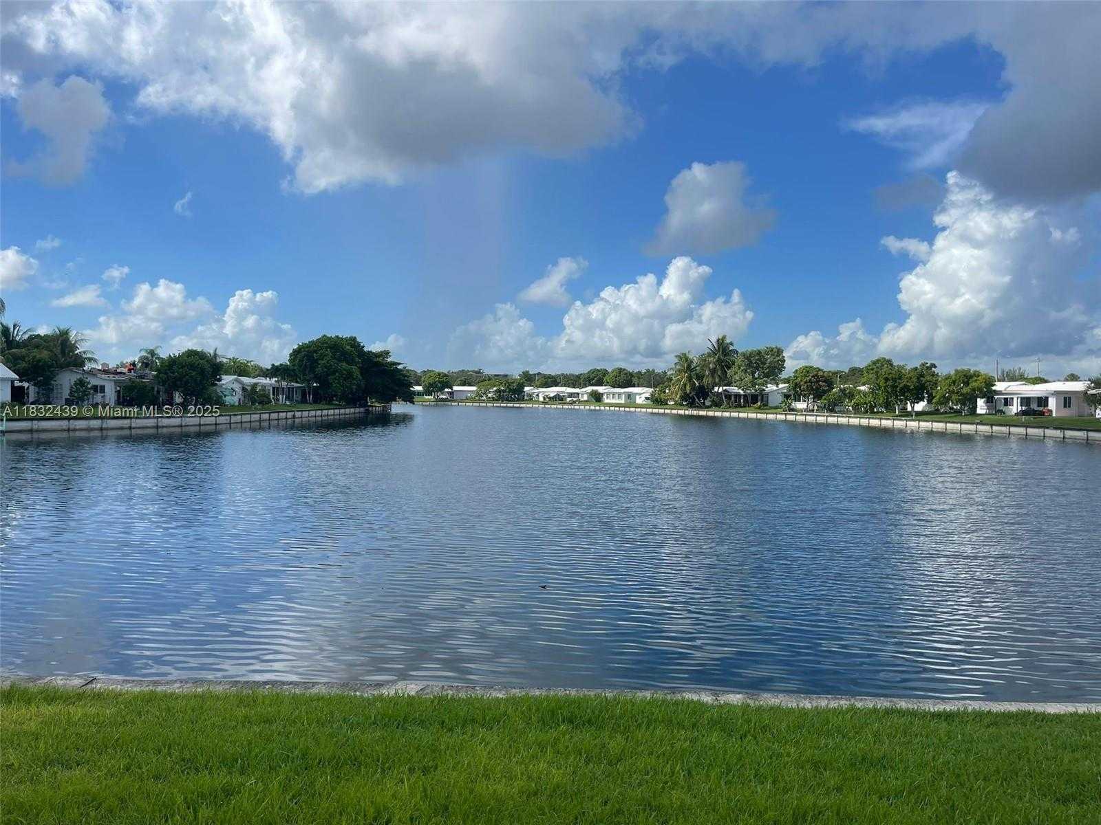 Small Image of 8312 NORTH WEST 59TH ST, Tamarac Number 12