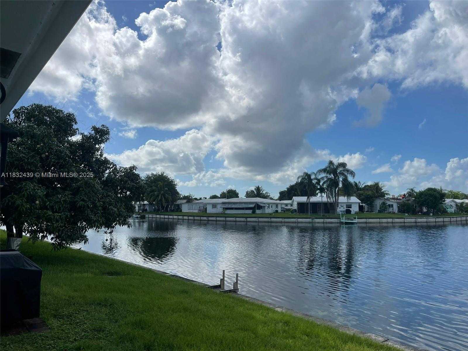 Small Image of 8312 NORTH WEST 59TH ST, Tamarac Number 13