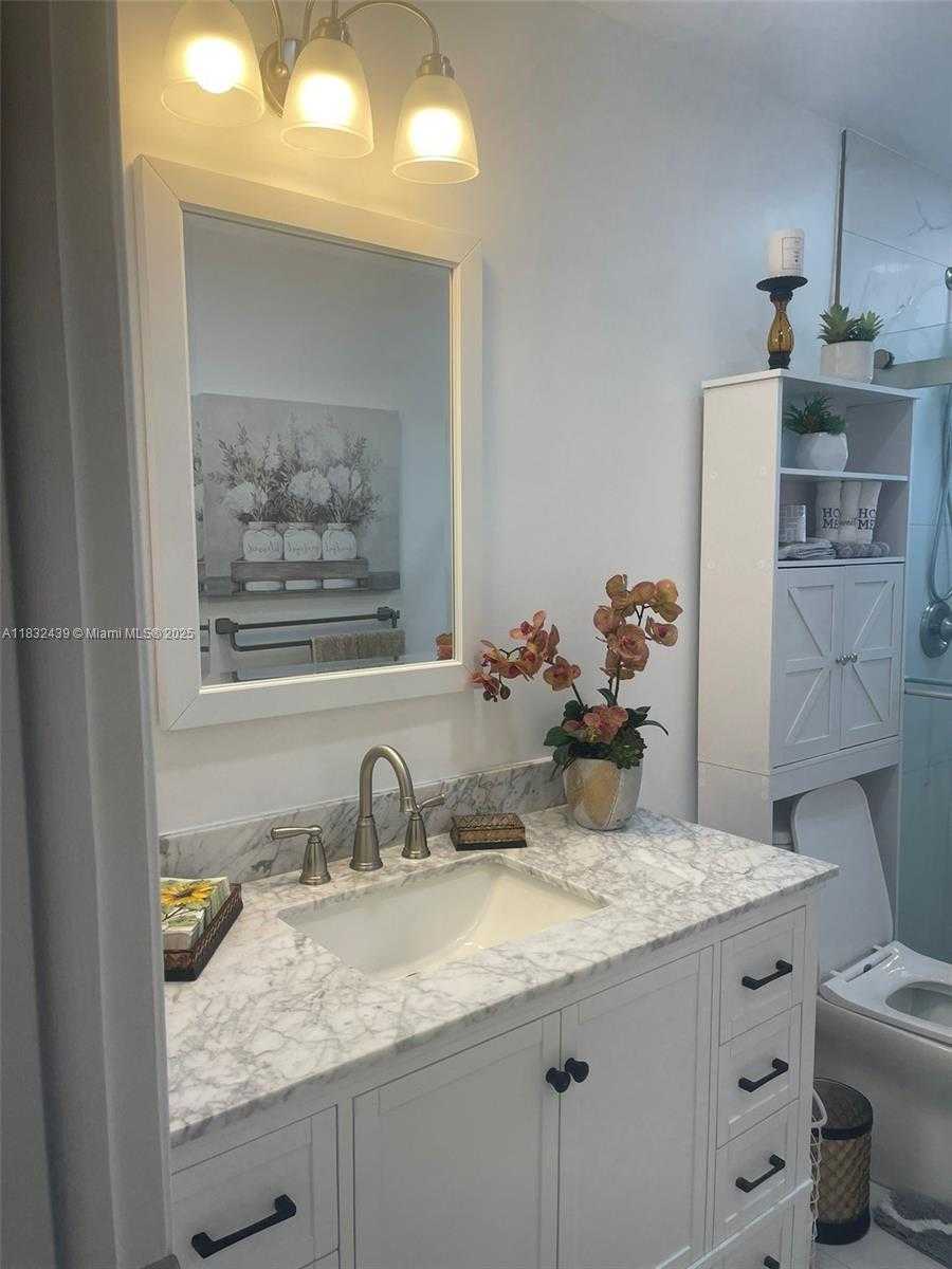 Small Image of 8312 NORTH WEST 59TH ST, Tamarac Number 9