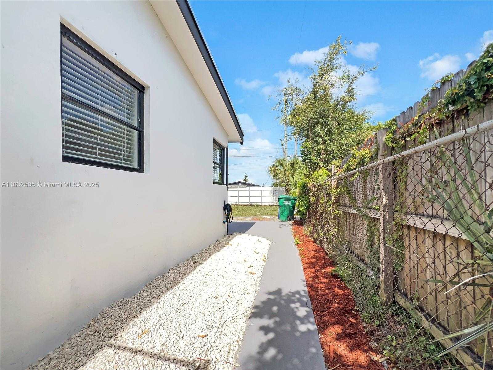 Small Image of 515 NORTH WEST 30TH TER, Fort Lauderdale Number 38