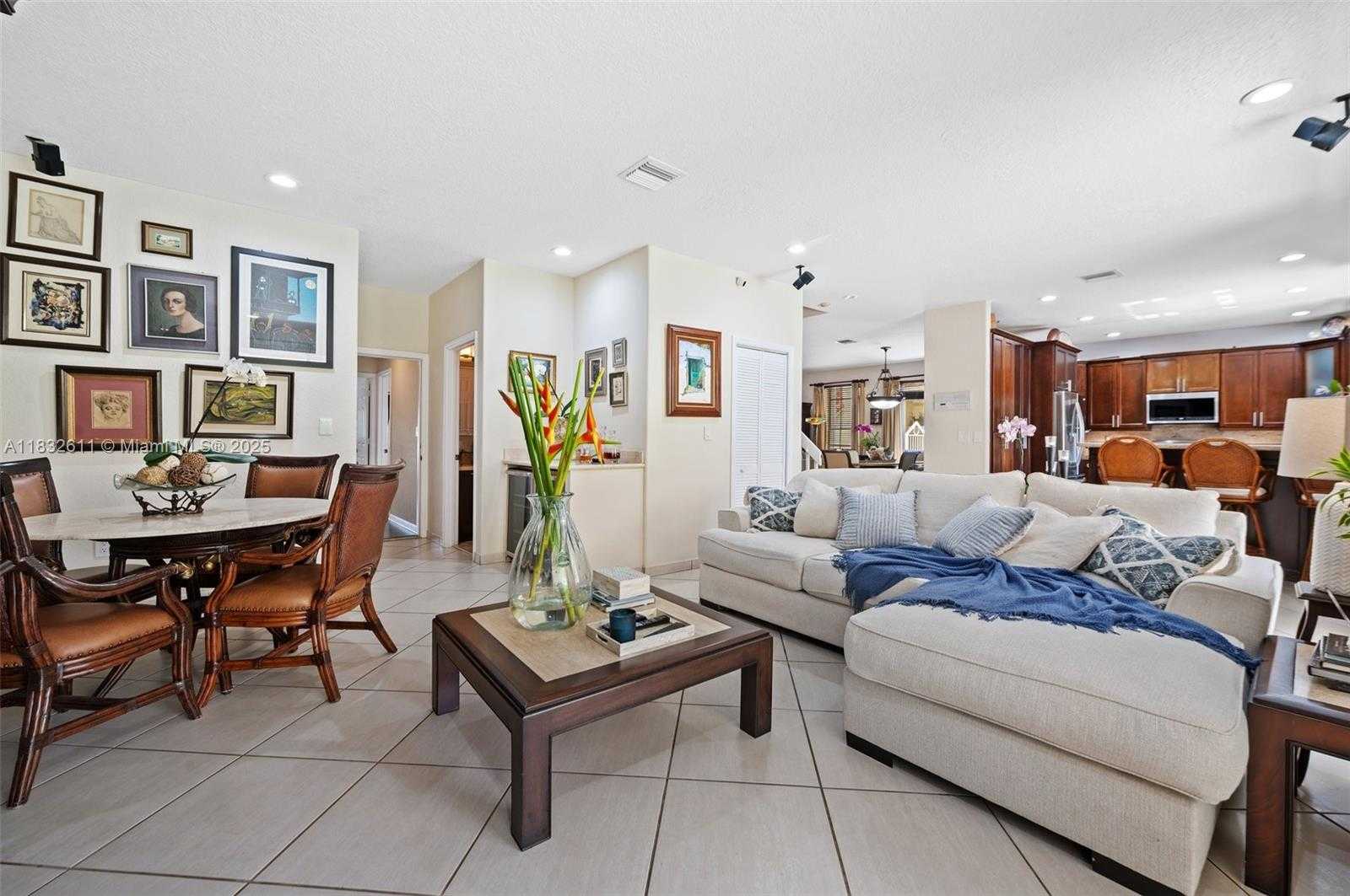 Small Image of 5194 NORTH WEST 106TH AVE, Doral Number 11