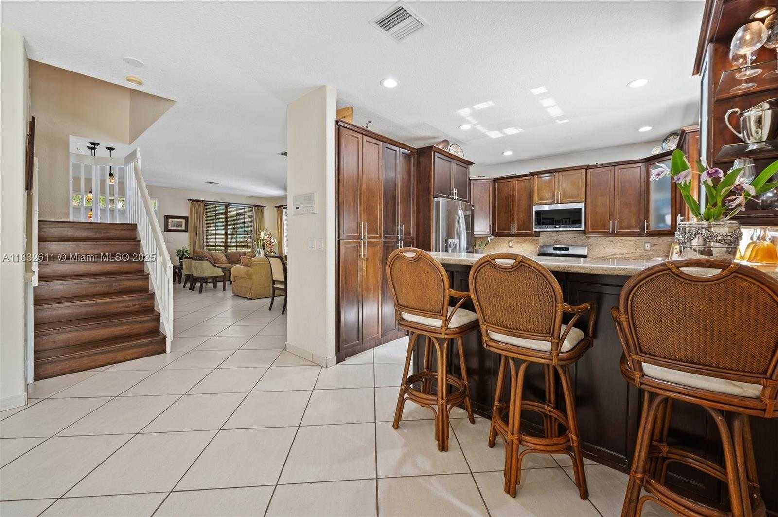 Small Image of 5194 NORTH WEST 106TH AVE, Doral Number 16