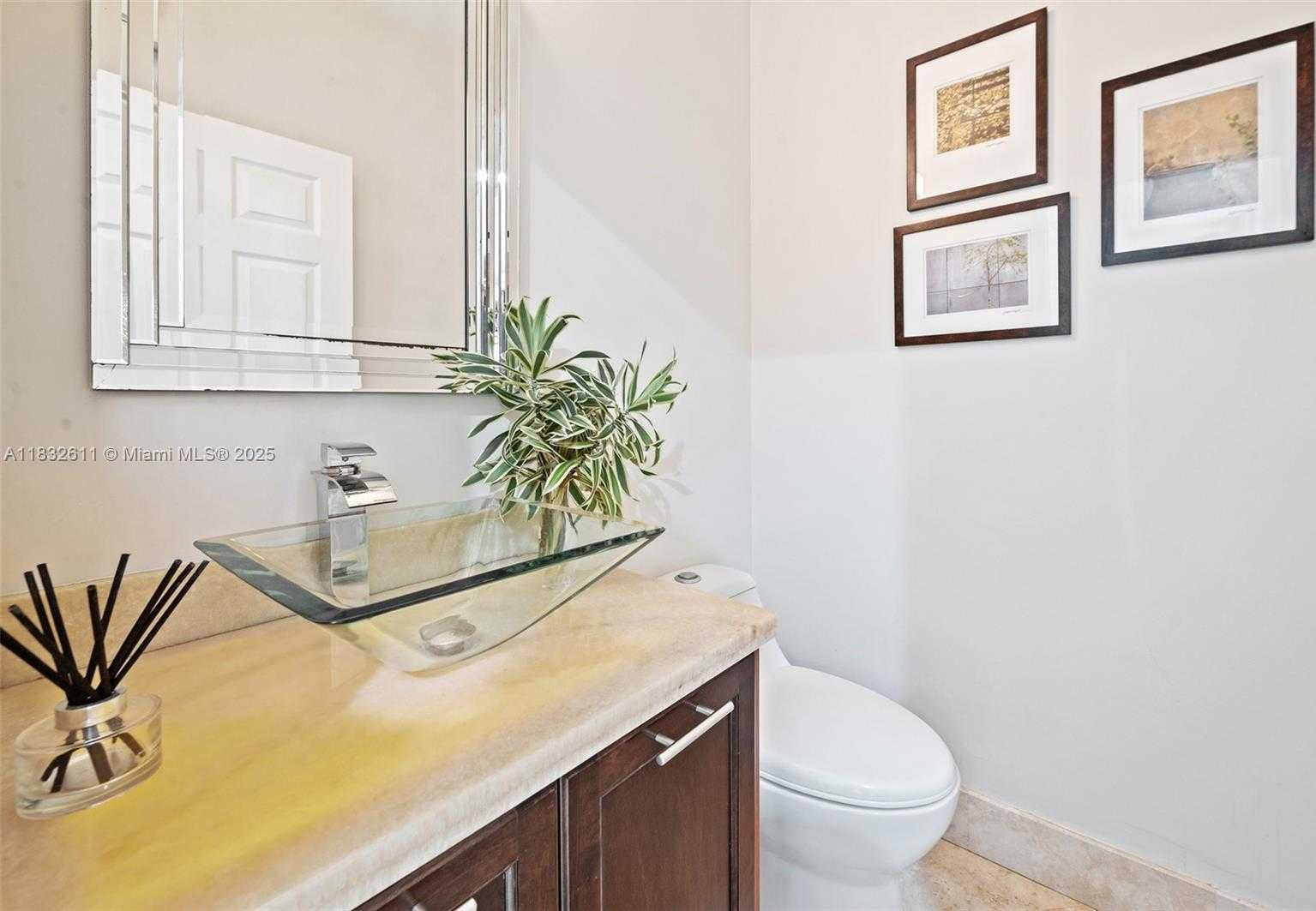 Small Image of 5194 NORTH WEST 106TH AVE, Doral Number 17