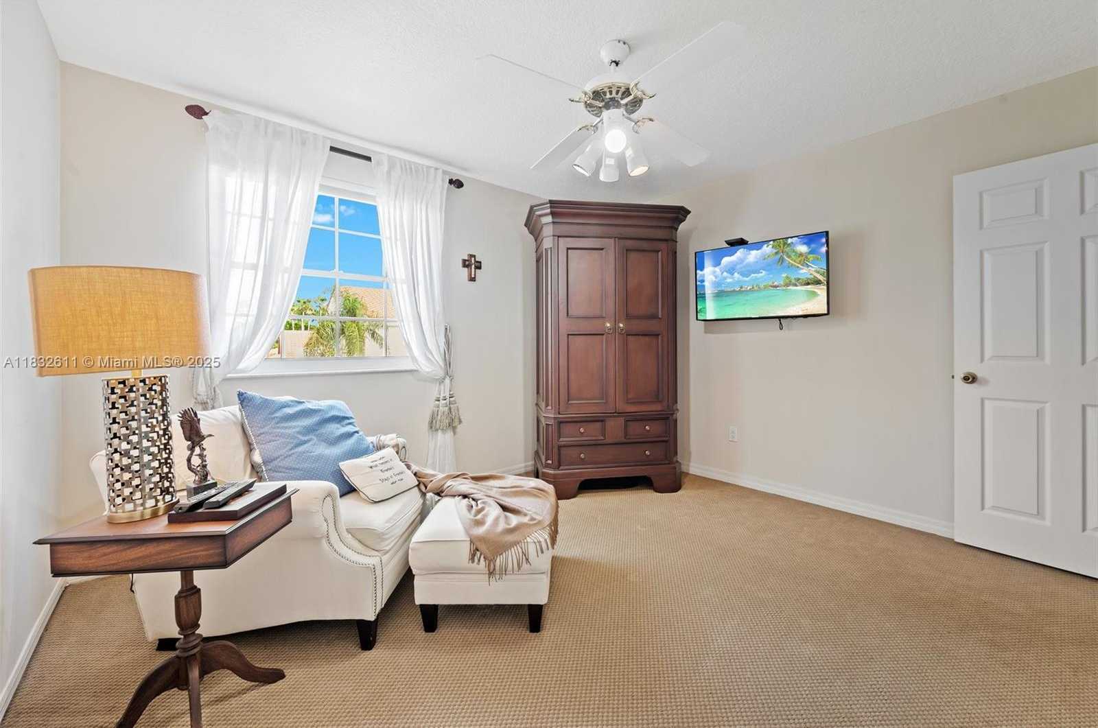 Small Image of 5194 NORTH WEST 106TH AVE, Doral Number 27