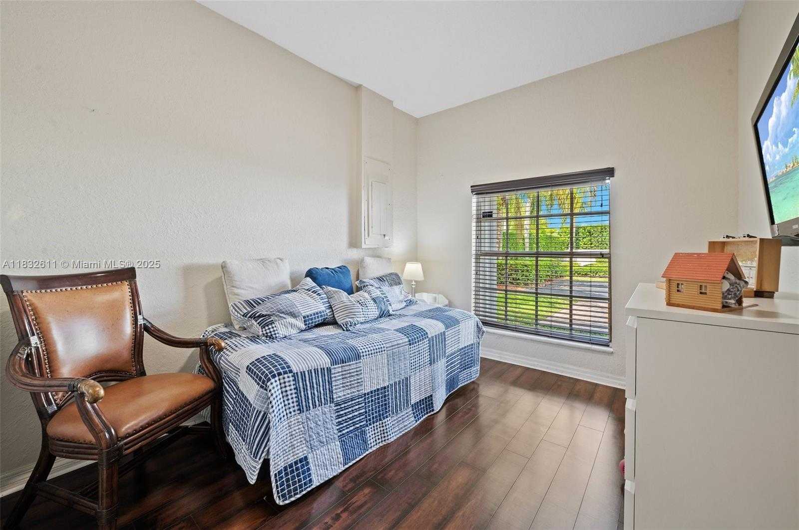 Small Image of 5194 NORTH WEST 106TH AVE, Doral Number 28