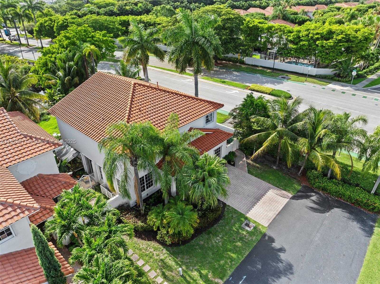 Small Image of 5194 NORTH WEST 106TH AVE, Doral Number 3