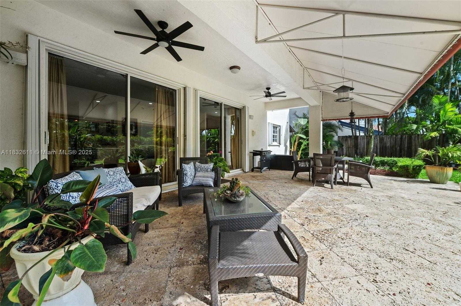 Small Image of 5194 NORTH WEST 106TH AVE, Doral Number 32