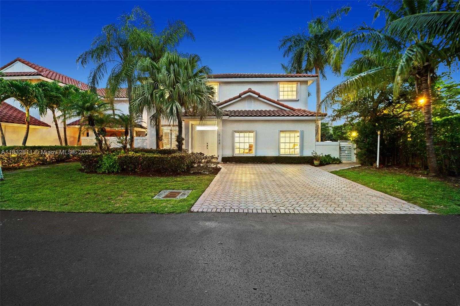 Small Image of 5194 NORTH WEST 106TH AVE, Doral Number 38