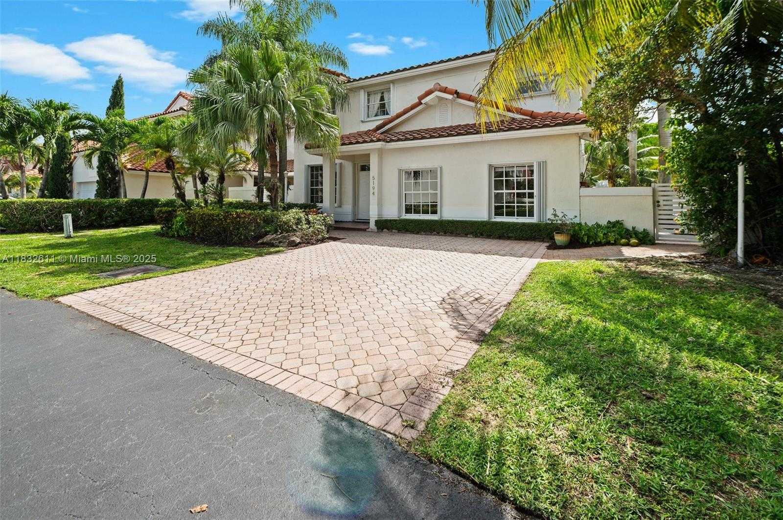 Small Image of 5194 NORTH WEST 106TH AVE, Doral Number 4