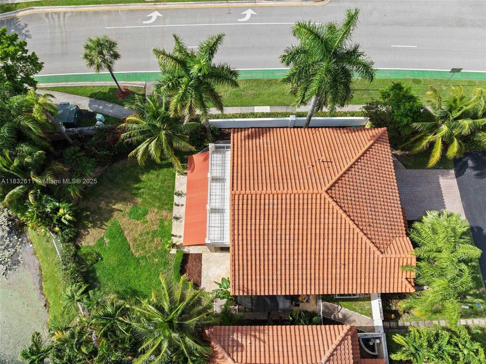 Small Image of 5194 NORTH WEST 106TH AVE, Doral Number 47
