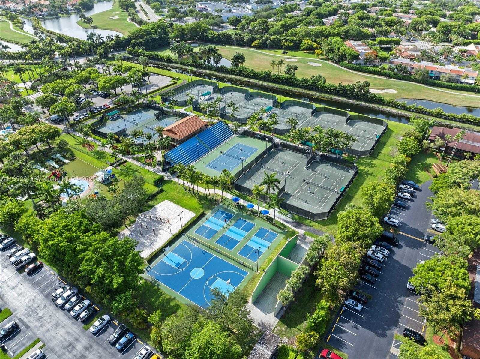 Small Image of 5194 NORTH WEST 106TH AVE, Doral Number 52