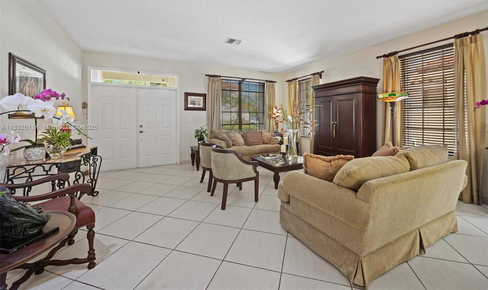 Small Image of 5194 NORTH WEST 106TH AVE, Doral Number 6