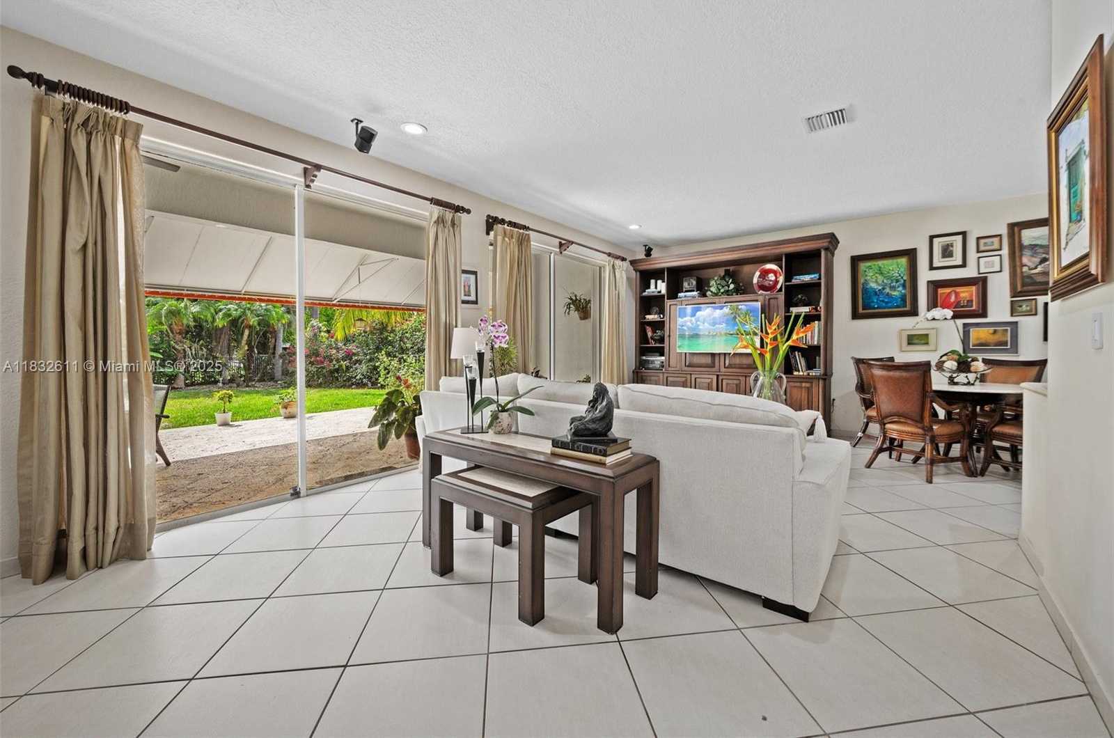 Small Image of 5194 NORTH WEST 106TH AVE, Doral Number 9