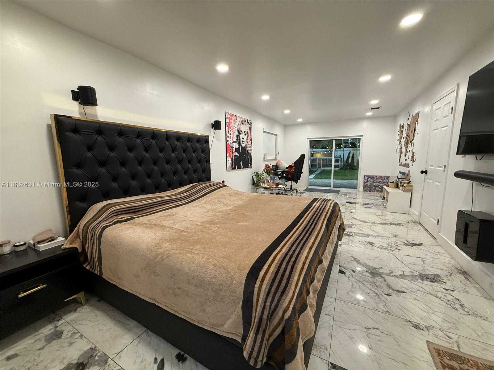 Small Image of 5838 MADISON ST, Hollywood Number 11