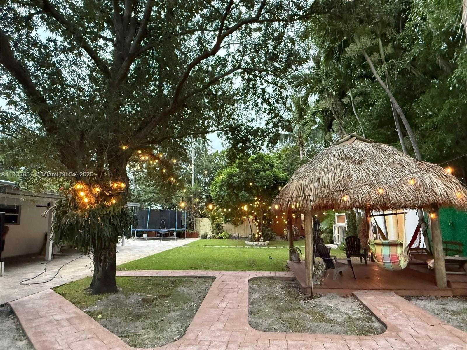 Small Image of 5838 MADISON ST, Hollywood Number 2