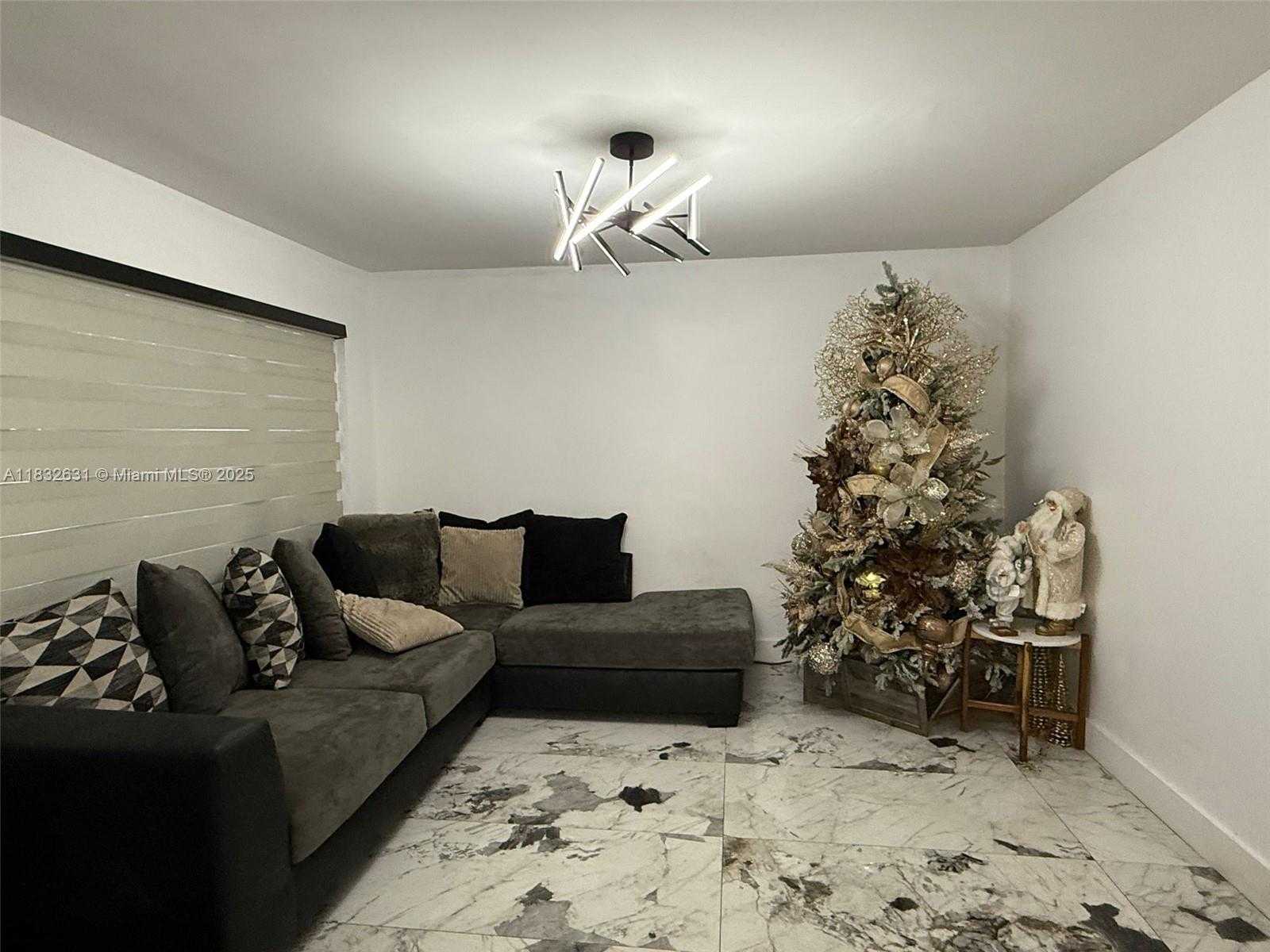 Small Image of 5838 MADISON ST, Hollywood Number 24