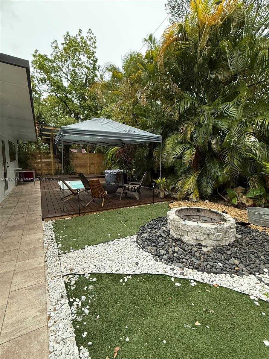 Small Image of 5838 MADISON ST, Hollywood Number 5